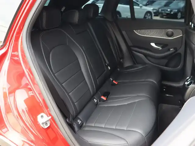 メルセデス・ベンツ ＧＬＣ２２０ 長野県 2021(令3)年 2.5万km 赤 レーダーＳ－ＰＫＧ　/黒革シート　/純正ナビ　/３６０°コックピットＤ　/ディストロニック　/衝突軽減Ｂ　/ＬＫＡ　/ＢＳＭ　/パワーシート／ヒーター　/パワーバックＤ　/アンビエントライト　/キーレスゴー　/ＡＭＧ１９ＡＷ