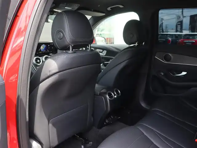 メルセデス・ベンツ ＧＬＣ２２０ 長野県 2021(令3)年 2.5万km 赤 レーダーＳ－ＰＫＧ　/黒革シート　/純正ナビ　/３６０°コックピットＤ　/ディストロニック　/衝突軽減Ｂ　/ＬＫＡ　/ＢＳＭ　/パワーシート／ヒーター　/パワーバックＤ　/アンビエントライト　/キーレスゴー　/ＡＭＧ１９ＡＷ