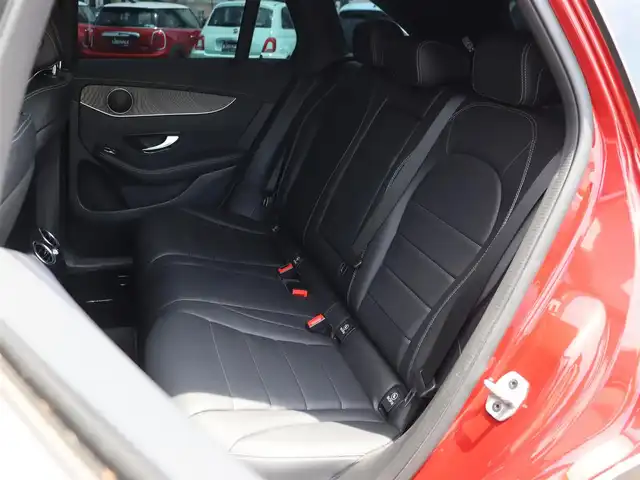 メルセデス・ベンツ ＧＬＣ２２０ 長野県 2021(令3)年 2.5万km 赤 レーダーＳ－ＰＫＧ　/黒革シート　/純正ナビ　/３６０°コックピットＤ　/ディストロニック　/衝突軽減Ｂ　/ＬＫＡ　/ＢＳＭ　/パワーシート／ヒーター　/パワーバックＤ　/アンビエントライト　/キーレスゴー　/ＡＭＧ１９ＡＷ