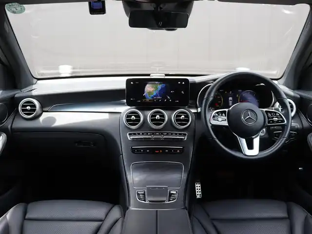 メルセデス・ベンツ ＧＬＣ２２０ 長野県 2021(令3)年 2.5万km 赤 レーダーＳ－ＰＫＧ　/黒革シート　/純正ナビ　/３６０°コックピットＤ　/ディストロニック　/衝突軽減Ｂ　/ＬＫＡ　/ＢＳＭ　/パワーシート／ヒーター　/パワーバックＤ　/アンビエントライト　/キーレスゴー　/ＡＭＧ１９ＡＷ