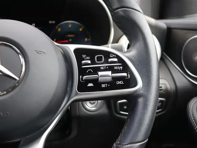 メルセデス・ベンツ ＧＬＣ２２０ 長野県 2021(令3)年 2.5万km 赤 レーダーＳ－ＰＫＧ　/黒革シート　/純正ナビ　/３６０°コックピットＤ　/ディストロニック　/衝突軽減Ｂ　/ＬＫＡ　/ＢＳＭ　/パワーシート／ヒーター　/パワーバックＤ　/アンビエントライト　/キーレスゴー　/ＡＭＧ１９ＡＷ