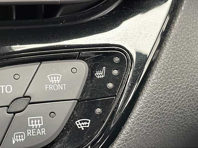 トヨタ Ｃ－ＨＲ G－T 長野県 2017(平29)年 6.6万km コバルトブルーメタリック 4WD/寒冷地仕様/ターボ/アルパイン　ビックX/（フルセグ/Bluetooth/CD/DVD）/バックカメラ/ビルトインETC/衝突軽減ブレーキ/車線逸脱防止/レーダークルーズコントロール/前後コーナーセンサー/ブラインドスポットモニター/電動パーキングブレーキ/前席シートヒーター/ハーフレザーシート/ハロゲンライト/ヘッドライトレベライザー/オートライト/オートマチックハイビーム/スマートキー