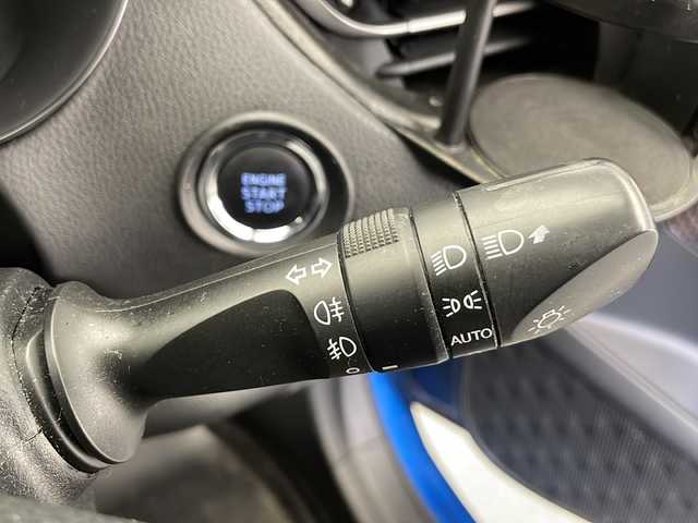 トヨタ Ｃ－ＨＲ G－T 長野県 2017(平29)年 6.6万km コバルトブルーメタリック 4WD/寒冷地仕様/ターボ/アルパイン　ビックX/（フルセグ/Bluetooth/CD/DVD）/バックカメラ/ビルトインETC/衝突軽減ブレーキ/車線逸脱防止/レーダークルーズコントロール/前後コーナーセンサー/ブラインドスポットモニター/電動パーキングブレーキ/前席シートヒーター/ハーフレザーシート/ハロゲンライト/ヘッドライトレベライザー/オートライト/オートマチックハイビーム/スマートキー