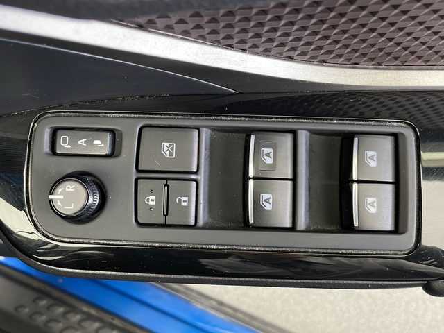 トヨタ Ｃ－ＨＲ G－T 長野県 2017(平29)年 6.6万km コバルトブルーメタリック 4WD/寒冷地仕様/ターボ/アルパイン　ビックX/（フルセグ/Bluetooth/CD/DVD）/バックカメラ/ビルトインETC/衝突軽減ブレーキ/車線逸脱防止/レーダークルーズコントロール/前後コーナーセンサー/ブラインドスポットモニター/電動パーキングブレーキ/前席シートヒーター/ハーフレザーシート/ハロゲンライト/ヘッドライトレベライザー/オートライト/オートマチックハイビーム/スマートキー