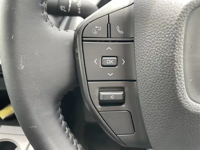 トヨタ プリウス X 滋賀県 2024(令6)年 0.8万km スーパーホワイトⅡ 社外ナビ/(Bluetooth/CD/DVD/AM/FM)/トヨタセーフティーセンス/・プリクラッシュセーフティ/・レーダークルーズコントロール/・標識認識/・オートハイビーム/LEDオートライト/電動パーキング/ブレーキホールド/ビルトインETC/ドライブレコーダー/電動格納ミラー/USB/100V電源
