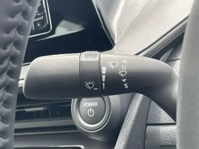 トヨタ プリウス X 滋賀県 2024(令6)年 0.8万km スーパーホワイトⅡ 社外ナビ/(Bluetooth/CD/DVD/AM/FM)/トヨタセーフティーセンス/・プリクラッシュセーフティ/・レーダークルーズコントロール/・標識認識/・オートハイビーム/LEDオートライト/電動パーキング/ブレーキホールド/ビルトインETC/ドライブレコーダー/電動格納ミラー/USB/100V電源