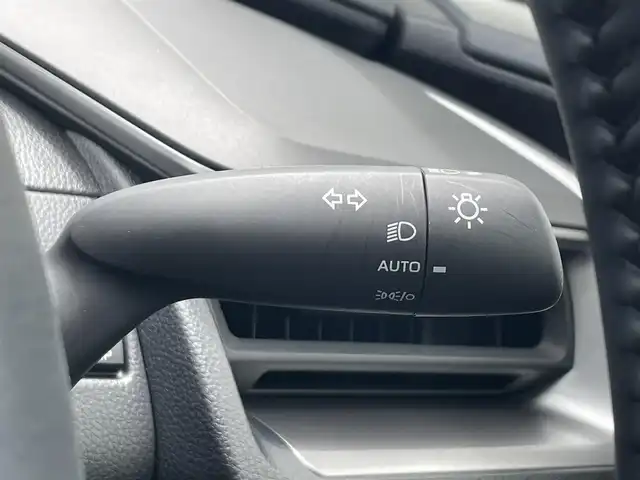 トヨタ プリウス X 滋賀県 2024(令6)年 0.8万km スーパーホワイトⅡ 社外ナビ/(Bluetooth/CD/DVD/AM/FM)/トヨタセーフティーセンス/・プリクラッシュセーフティ/・レーダークルーズコントロール/・標識認識/・オートハイビーム/LEDオートライト/電動パーキング/ブレーキホールド/ビルトインETC/ドライブレコーダー/電動格納ミラー/USB/100V電源