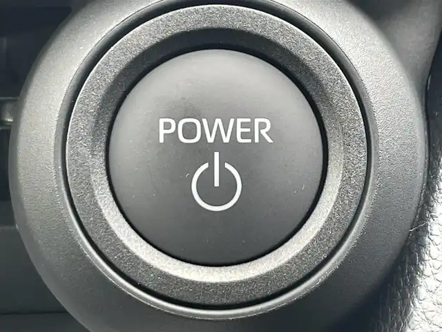 トヨタ プリウス X 滋賀県 2024(令6)年 0.8万km スーパーホワイトⅡ 社外ナビ/(Bluetooth/CD/DVD/AM/FM)/トヨタセーフティーセンス/・プリクラッシュセーフティ/・レーダークルーズコントロール/・標識認識/・オートハイビーム/LEDオートライト/電動パーキング/ブレーキホールド/ビルトインETC/ドライブレコーダー/電動格納ミラー/USB/100V電源