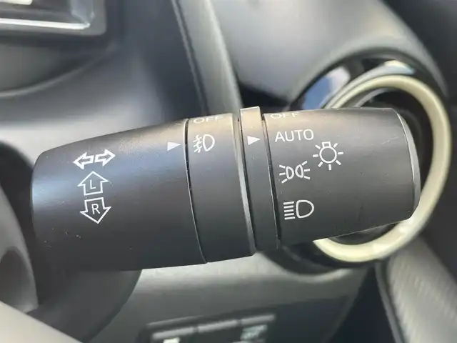 マツダ デミオ 13S アーバンスタイリッシュM 岩手県 2015(平27)年 13万km ジェットブラックマイカ i-ACTIVSENSE/　・スマートシティブレーキサポート/　・レーンキープアシストシステム/　・ハイビームコントロールシステム/　・ブラインドスポットモニタリング/　・リアクロストラフィックアラート/マツダ純正ナビ/　　CD/DVD/Bluetooth/フルセグTV/LEDヘッドライト/シートヒーター/スマートキー/ビルトインETC