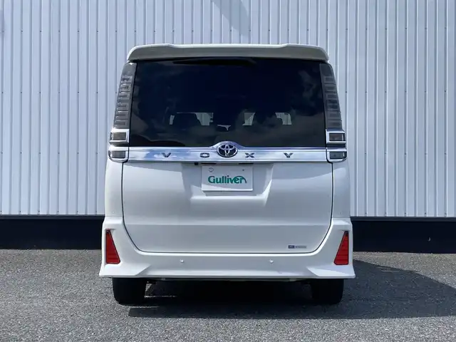 トヨタ ヴォクシー ZS 煌Ⅲ 千葉県 2021(令3)年 3万km ホワイトパールクリスタルシャイン ALPINE7インチナビ/(TV/SD/AM/FM/Bluetooth /Apple CarPlay /AndroidAuto)/フリップダウンモニター/バックカメラ/衝突被害軽減システム/車線逸脱警報/クルーズコントロール/ハーフレザーシート/両側パワースライドドア/横滑り防止装置/ETC/ドライブレコーダー/アイドリングストップ/LEDヘッドライト/フォグランプ/オートライト/ウィンカーミラー/電動格納ミラー/純正16インチAW/シートリフター/プッシュスタート/スマートキー/フロアマット/ドアバイザー