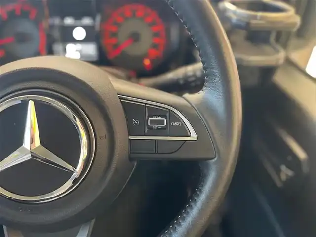 スズキ ジムニー シエラ JC 東京都 2021(令3)年 3万km ブルーイッシュブラックパール3 little G.STANDARD コンプリートキット/　フロントグリル/　フロントバンパー/　オーバーフェンダー＆アルミステップ/　サイドモール/　スペアタイヤカバー/　G15エンブレム/　little Gホイール/純正SDナビ/　フルセグTV　BT　DVD/CD/クルーズコントロール/シートカバー（黒）/革巻きステアリングホイール/LEDヘッドランプ/　オートライト/　ヘッドランプウォッシャー/電動格納ドアミラー/　ヒーター付き/プッシュスタート/保証書＆取扱説明書/エンブレムはベンツマークに架装されています。