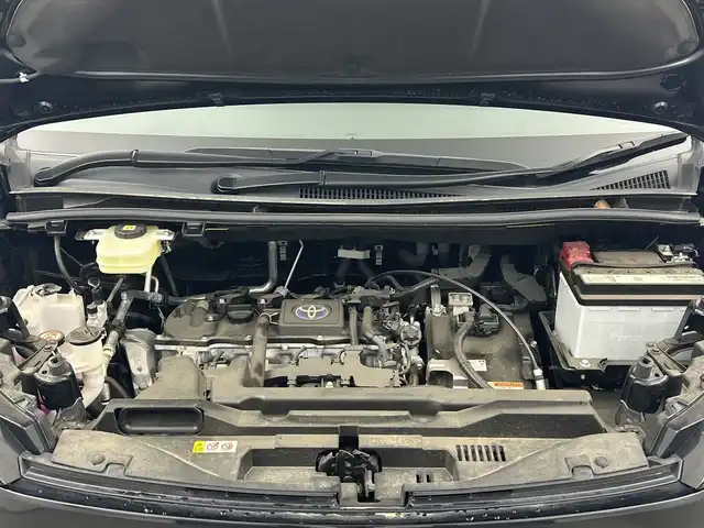 トヨタ ヴォクシー ハイブリッド S－Z 三重県 2023(令5)年 1.3万km アティチュードブラックマイカ 禁煙車/純正10.5型ディスプレイオーディオ/バックカメラ/プリクラッシュセーフティ/レーンディパーチャーアラート/クリアランスソナー/レーダークルーズコントロール/両側パワースライドドア/シートヒーター（D.N席）/純正フリップダウンモニター/100V淵源/ハーフレザーシート/ビルトインETC2.0/ドライブレコーダー（前後）/ステアリングスイッチ/オートハイビーム