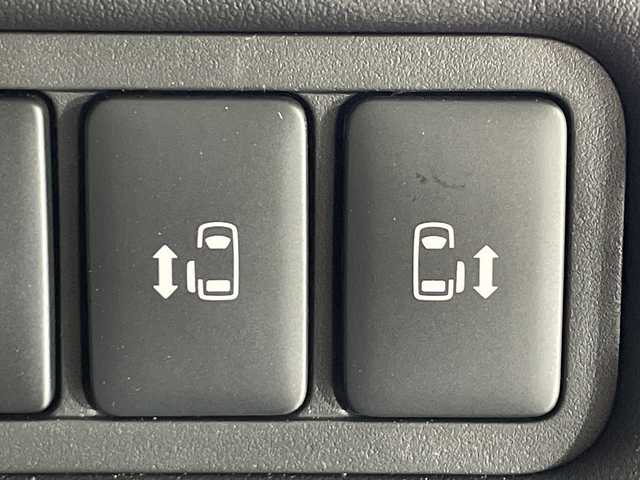 三菱 デリカＤ：５ シャモニー 神奈川県 2025(令7)年 0.1千km 黒 登録済未使用車/4WD/ディーゼルターボ/社外アルパインD:5専用11型メモリーナビゲーション【EX11NX】/社外アルパイン12.8型後席用モニター【RXH12X-L】/フルセグ　CD DVD　Bluetooth　USB　AUX　HDMI　SD　Androidauto　Applecarplay/アラウンドビューモニター【自動防眩ミラー】/バックカメラ【ナビ】/両側電動スライドドア/パワーバックドア/e-アシスト/衝突被害軽減ブレーキシステム/車線逸脱警報システム/レーダークルーズコントロール/オートマチックハイビーム/誤発進抑制機能/後側方車両検知警報システム/後退時車両検知警報システム/ブラックスエード/合皮コンビシート/前席シートヒーター/運転席パワーシート/革巻きステアリング/パドルシフト/ステアリングヒーター/アルミペダル/電動パーキングブレーキ/オートブレーキホールド/ECO/プッシュスタート/スマートキー/LEDヘッドランプ/LEDポジションランプ/LEDフロントフォグランプ/オートライト/純正18インチアルミホイール/純正サイドスポイラー/取説　保証書　スペアキー