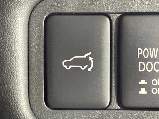 三菱 デリカＤ：５ シャモニー 神奈川県 2025(令7)年 0.1千km 黒 登録済未使用車/4WD/ディーゼルターボ/社外アルパインD:5専用11型メモリーナビゲーション【EX11NX】/社外アルパイン12.8型後席用モニター【RXH12X-L】/フルセグ　CD DVD　Bluetooth　USB　AUX　HDMI　SD　Androidauto　Applecarplay/アラウンドビューモニター【自動防眩ミラー】/バックカメラ【ナビ】/両側電動スライドドア/パワーバックドア/e-アシスト/衝突被害軽減ブレーキシステム/車線逸脱警報システム/レーダークルーズコントロール/オートマチックハイビーム/誤発進抑制機能/後側方車両検知警報システム/後退時車両検知警報システム/ブラックスエード/合皮コンビシート/前席シートヒーター/運転席パワーシート/革巻きステアリング/パドルシフト/ステアリングヒーター/アルミペダル/電動パーキングブレーキ/オートブレーキホールド/ECO/プッシュスタート/スマートキー/LEDヘッドランプ/LEDポジションランプ/LEDフロントフォグランプ/オートライト/純正18インチアルミホイール/純正サイドスポイラー/取説　保証書　スペアキー