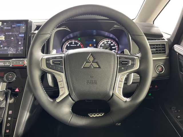 三菱 デリカＤ：５ シャモニー 神奈川県 2025(令7)年 0.1千km 黒 登録済未使用車/4WD/ディーゼルターボ/社外アルパインD:5専用11型メモリーナビゲーション【EX11NX】/社外アルパイン12.8型後席用モニター【RXH12X-L】/フルセグ　CD DVD　Bluetooth　USB　AUX　HDMI　SD　Androidauto　Applecarplay/アラウンドビューモニター【自動防眩ミラー】/バックカメラ【ナビ】/両側電動スライドドア/パワーバックドア/e-アシスト/衝突被害軽減ブレーキシステム/車線逸脱警報システム/レーダークルーズコントロール/オートマチックハイビーム/誤発進抑制機能/後側方車両検知警報システム/後退時車両検知警報システム/ブラックスエード/合皮コンビシート/前席シートヒーター/運転席パワーシート/革巻きステアリング/パドルシフト/ステアリングヒーター/アルミペダル/電動パーキングブレーキ/オートブレーキホールド/ECO/プッシュスタート/スマートキー/LEDヘッドランプ/LEDポジションランプ/LEDフロントフォグランプ/オートライト/純正18インチアルミホイール/純正サイドスポイラー/取説　保証書　スペアキー