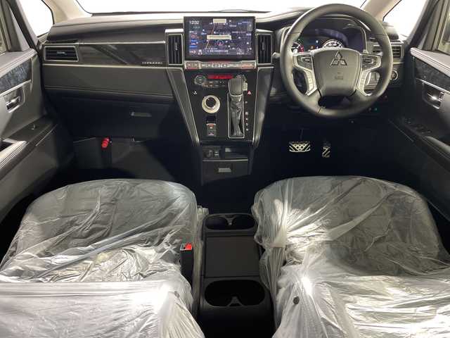 三菱 デリカＤ：５ シャモニー 神奈川県 2025(令7)年 0.1千km 黒 登録済未使用車/4WD/ディーゼルターボ/社外アルパインD:5専用11型メモリーナビゲーション【EX11NX】/社外アルパイン12.8型後席用モニター【RXH12X-L】/フルセグ　CD DVD　Bluetooth　USB　AUX　HDMI　SD　Androidauto　Applecarplay/アラウンドビューモニター【自動防眩ミラー】/バックカメラ【ナビ】/両側電動スライドドア/パワーバックドア/e-アシスト/衝突被害軽減ブレーキシステム/車線逸脱警報システム/レーダークルーズコントロール/オートマチックハイビーム/誤発進抑制機能/後側方車両検知警報システム/後退時車両検知警報システム/ブラックスエード/合皮コンビシート/前席シートヒーター/運転席パワーシート/革巻きステアリング/パドルシフト/ステアリングヒーター/アルミペダル/電動パーキングブレーキ/オートブレーキホールド/ECO/プッシュスタート/スマートキー/LEDヘッドランプ/LEDポジションランプ/LEDフロントフォグランプ/オートライト/純正18インチアルミホイール/純正サイドスポイラー/取説　保証書　スペアキー