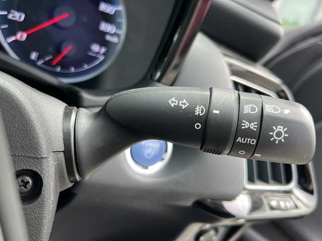 トヨタ クラウン ハイブリッド RS アドバンス 福岡県 2018(平30)年 6.6万km ホワイトパールクリスタルシャイン 純正ナビ/（AM/FM/CD/DVD/BT/フルセグTV）/クルーズコントロール/サンルーフ/全方位カメラ/モデリスタエアロ（フロント・サイド・リア）/パドルシフト/エアーシート/シートヒーター/純正フロアマット/純正１８インチアルミホイール/純正LEDヘッドライト/ヘッドアップディスプレイ/ブラインドスポットモニター/スマートキー/プッシュスタートボタン/スペアキー1本/ドライブレコーダー/ETC/MTモード付AT/レーンアシスト