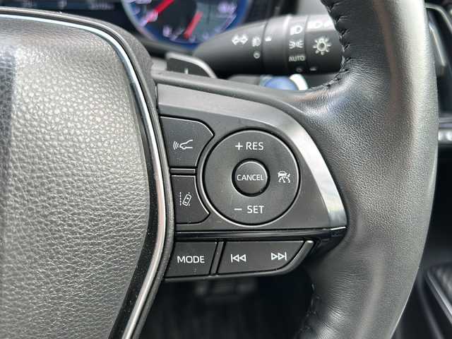 トヨタ クラウン ハイブリッド RS アドバンス 福岡県 2018(平30)年 6.6万km ホワイトパールクリスタルシャイン 純正ナビ/（AM/FM/CD/DVD/BT/フルセグTV）/クルーズコントロール/サンルーフ/全方位カメラ/モデリスタエアロ（フロント・サイド・リア）/パドルシフト/エアーシート/シートヒーター/純正フロアマット/純正１８インチアルミホイール/純正LEDヘッドライト/ヘッドアップディスプレイ/ブラインドスポットモニター/スマートキー/プッシュスタートボタン/スペアキー1本/ドライブレコーダー/ETC/MTモード付AT/レーンアシスト