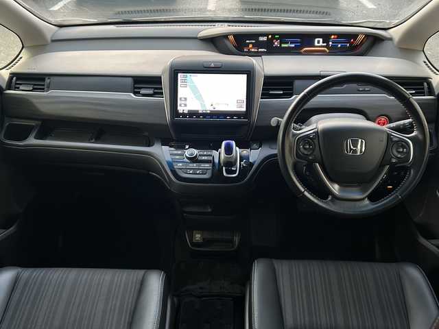 ホンダ フリード＋ ハイブリット G ホンダセンシング 京都府 2016(平28)年 5万km ホワイトオーキッドパール 純正ナビ〔VXM-175VFNi〕/　・フルセグＴＶ/　・CD/DVD再生/　・Bluetooth接続/　・SDミュージックサーバー/　・USB/　・AM/FMラジオ/バックカメラ/ETC/ドライブレコーダー/両側パワースライドドア/ハーフレザーシート/シートヒーター/純正15インチアルミ/LEDヘッドライト/プッシュスタート/スマートキー/保証書/整備記録簿/取扱説明書