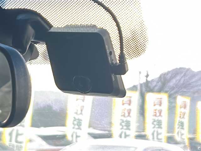 ホンダ フリード＋ ハイブリット G ホンダセンシング 京都府 2016(平28)年 5万km ホワイトオーキッドパール 純正ナビ〔VXM-175VFNi〕/　・フルセグＴＶ/　・CD/DVD再生/　・Bluetooth接続/　・SDミュージックサーバー/　・USB/　・AM/FMラジオ/バックカメラ/ETC/ドライブレコーダー/両側パワースライドドア/ハーフレザーシート/シートヒーター/純正15インチアルミ/LEDヘッドライト/プッシュスタート/スマートキー/保証書/整備記録簿/取扱説明書