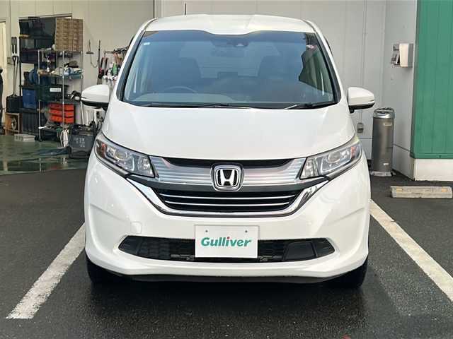 ホンダ フリード＋ ハイブリット G ホンダセンシング 京都府 2016(平28)年 5万km ホワイトオーキッドパール 純正ナビ〔VXM-175VFNi〕/　・フルセグＴＶ/　・CD/DVD再生/　・Bluetooth接続/　・SDミュージックサーバー/　・USB/　・AM/FMラジオ/バックカメラ/ETC/ドライブレコーダー/両側パワースライドドア/ハーフレザーシート/シートヒーター/純正15インチアルミ/LEDヘッドライト/プッシュスタート/スマートキー/保証書/整備記録簿/取扱説明書