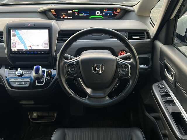 ホンダ フリード＋ ハイブリット G ホンダセンシング 京都府 2016(平28)年 5万km ホワイトオーキッドパール 純正ナビ〔VXM-175VFNi〕/　・フルセグＴＶ/　・CD/DVD再生/　・Bluetooth接続/　・SDミュージックサーバー/　・USB/　・AM/FMラジオ/バックカメラ/ETC/ドライブレコーダー/両側パワースライドドア/ハーフレザーシート/シートヒーター/純正15インチアルミ/LEDヘッドライト/プッシュスタート/スマートキー/保証書/整備記録簿/取扱説明書