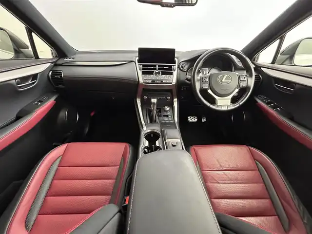 レクサス ＮＸ 300h Fスポーツ 道央・札幌 2019(令1)年 5.6万km ホワイトノーヴァガラスフレーク ・４WD/・純正メモリーナビゲーション/　CD/DVD/SD/BT/フルセグ/USB/AUX/Miracast/・サンルーフ/・純正ビルトインETC２．０/・純正前方録画ドライブレコーダー（DRT-H68A）/・バックカメラ/・レーダークルーズコントロール/・パワーバックドア/・運転席メモリーシート/・前席パワーシート/・純正フロアマット/・レザーシート/・シートヒーター/・エアシート/・ステアリングヒーター/・プリクラッシュセーフティ/・パーキングサポートアラート/・ロードサインアシスト/・先行車発進告知/・前後コーナーセンサー/・レーントレーシングアシスト/・横滑り防止装置/・オートブレーキホールド/・MTモード付AT/・オートライト/・オートマチックハイビーム/・LEDヘッドライト/・LEDフロントフォグランプ/・プッシュスタート/・スマートキー/・純正AW18インチ/・ナイトビジョン/・パドルシフト/・電動格納ウィンカーミラー