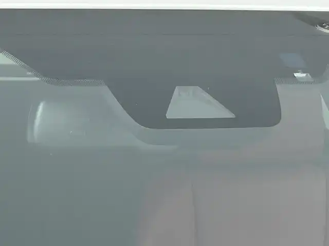 レクサス ＮＸ 300h Fスポーツ 道央・札幌 2019(令1)年 5.6万km ホワイトノーヴァガラスフレーク ・４WD/・純正メモリーナビゲーション/　CD/DVD/SD/BT/フルセグ/USB/AUX/Miracast/・サンルーフ/・純正ビルトインETC２．０/・純正前方録画ドライブレコーダー（DRT-H68A）/・バックカメラ/・レーダークルーズコントロール/・パワーバックドア/・運転席メモリーシート/・前席パワーシート/・純正フロアマット/・レザーシート/・シートヒーター/・エアシート/・ステアリングヒーター/・プリクラッシュセーフティ/・パーキングサポートアラート/・ロードサインアシスト/・先行車発進告知/・前後コーナーセンサー/・レーントレーシングアシスト/・横滑り防止装置/・オートブレーキホールド/・MTモード付AT/・オートライト/・オートマチックハイビーム/・LEDヘッドライト/・LEDフロントフォグランプ/・プッシュスタート/・スマートキー/・純正AW18インチ/・ナイトビジョン/・パドルシフト/・電動格納ウィンカーミラー