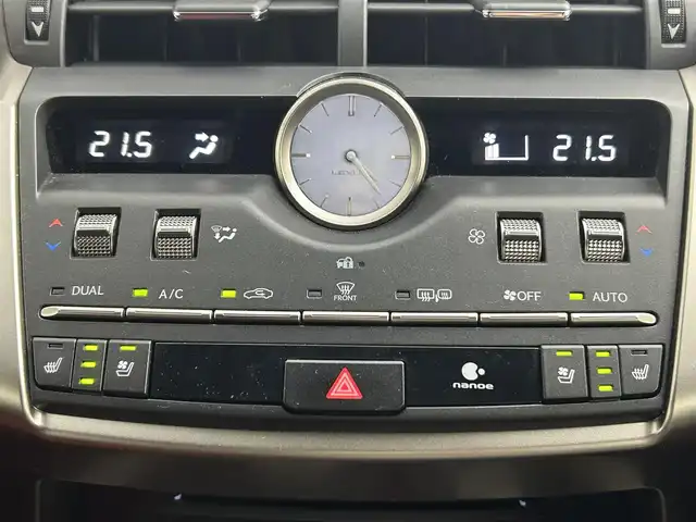 レクサス ＮＸ 300h Fスポーツ 道央・札幌 2019(令1)年 5.6万km ホワイトノーヴァガラスフレーク ・４WD/・純正メモリーナビゲーション/　CD/DVD/SD/BT/フルセグ/USB/AUX/Miracast/・サンルーフ/・純正ビルトインETC２．０/・純正前方録画ドライブレコーダー（DRT-H68A）/・バックカメラ/・レーダークルーズコントロール/・パワーバックドア/・運転席メモリーシート/・前席パワーシート/・純正フロアマット/・レザーシート/・シートヒーター/・エアシート/・ステアリングヒーター/・プリクラッシュセーフティ/・パーキングサポートアラート/・ロードサインアシスト/・先行車発進告知/・前後コーナーセンサー/・レーントレーシングアシスト/・横滑り防止装置/・オートブレーキホールド/・MTモード付AT/・オートライト/・オートマチックハイビーム/・LEDヘッドライト/・LEDフロントフォグランプ/・プッシュスタート/・スマートキー/・純正AW18インチ/・ナイトビジョン/・パドルシフト/・電動格納ウィンカーミラー