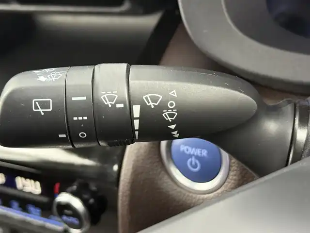 トヨタ ヤリスクロス ハイブリッド Z 愛知県 2021(令3)年 5万km ブラックマイカ/ホワイトパールクリスタルシャイン 2トーン モデリスタエアロ（F/S/R）/・フロントエアロLEDライト付き/パノラミックビューモニター/純正ディスプレイオーディオ/・ナビ機能付き/フルセグTV/Bluetooth/Carplay/USB/トヨタセーフティセンス/・プリクラッシュセーフティ/・レーントレーシングアシスト/・ブラインドスポットモニター/・パーキングソナー/・パーキングサポートブレーキ/・リアクロストラフィックアラート/・ロードサインアシスト/アダプティブレーダークルーズコントロール/オートマチックハイビーム/前後ドライブレコーダー（ZDR016）/純正ビルドインETC/AC100V（トランク内）/運転席パワーシート/ハーフレザーシート/運転席＋助手席パワーシート/純正フロアマット/18インチ純正アルミホイール/社外ツィータースピーカー/ドアモール