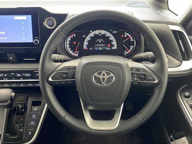 トヨタ ノア Z 沖縄県 2023(令5)年 4.3万km メタルストリームM 純正ナビ　/　(フルセグTV Bluetooth DVD CD FM/AM)/バックカメラ　/トヨタセーフティセンス　/両側パワースライドドア　/前後ドライブレコーダー　/レーダークルーズコントロール　/シートヒーター　/プッシュスタート　/ＥＴＣ/LEDヘッドライト/レーンキープアシスト/オートマチックハイビーム