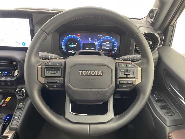 トヨタ ランドクルーザー ２５０ ZX 愛知県 2024(令6)年 0.7万km オレンジⅡ トヨタセーフティセンス/純正14型ディズプレイオーディオナビ/JBLプレミアムサウンド/三眼LEDヘッドライト/全方位カメラ/サンルーフ/レザーシート/レーダークルーズコントロール/シートヒーター/エアシート/バックカメラ/電動リアゲート/パワーシート/ヘッドアップディスプレイ/コーナーセンサー/純正アルミホイール/ルーフレール/ETC/ブラインドスポットモニター/４WD/LEDヘッドライト/パドルシフト/ステアリングヒーター/インテリジェントミラー/リアオートエアコン/レーンキープアシスト/オートマチックハイビーム/ワイヤレス充電機/フルセグ/Bluetooth/衝突軽減システム/ステアリングスイッチ/スマートキー/プッシュスタート