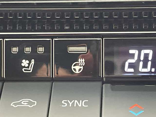 トヨタ ランドクルーザー ２５０ ZX 愛知県 2024(令6)年 0.7万km オレンジⅡ トヨタセーフティセンス/純正14型ディズプレイオーディオナビ/JBLプレミアムサウンド/三眼LEDヘッドライト/全方位カメラ/サンルーフ/レザーシート/レーダークルーズコントロール/シートヒーター/エアシート/バックカメラ/電動リアゲート/パワーシート/ヘッドアップディスプレイ/コーナーセンサー/純正アルミホイール/ルーフレール/ETC/ブラインドスポットモニター/４WD/LEDヘッドライト/パドルシフト/ステアリングヒーター/インテリジェントミラー/リアオートエアコン/レーンキープアシスト/オートマチックハイビーム/ワイヤレス充電機/フルセグ/Bluetooth/衝突軽減システム/ステアリングスイッチ/スマートキー/プッシュスタート