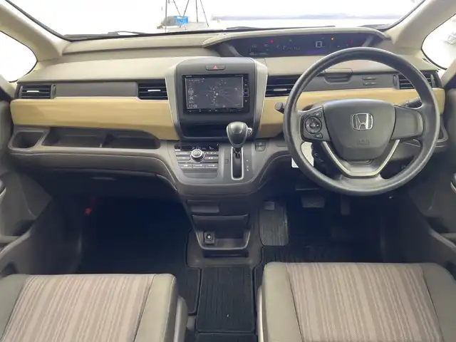 ホンダ フリード G 三重県 2019(平31)年 5.5万km プレミアムスパークルブラックパール /禁煙車　//片側パワースライドドア　//純正ナビ　//ＥＴＣ　//バックカメラ　//ステアリングリモコン　//ＣＤ／ＤＶＤ／ＢＴ／ＭＳＶ　//スマートキー　//電動格納ミラー　//フルセグＴＶ