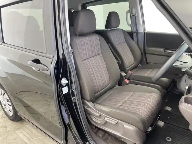 ホンダ フリード G 三重県 2019(平31)年 5.5万km プレミアムスパークルブラックパール /禁煙車　//片側パワースライドドア　//純正ナビ　//ＥＴＣ　//バックカメラ　//ステアリングリモコン　//ＣＤ／ＤＶＤ／ＢＴ／ＭＳＶ　//スマートキー　//電動格納ミラー　//フルセグＴＶ
