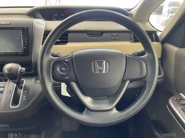 ホンダ フリード G 三重県 2019(平31)年 5.5万km プレミアムスパークルブラックパール /禁煙車　//片側パワースライドドア　//純正ナビ　//ＥＴＣ　//バックカメラ　//ステアリングリモコン　//ＣＤ／ＤＶＤ／ＢＴ／ＭＳＶ　//スマートキー　//電動格納ミラー　//フルセグＴＶ