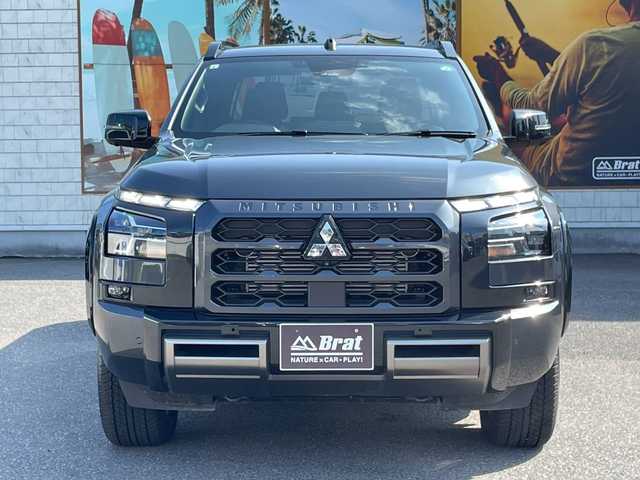 三菱 トライトン GSR 宮崎県 2024(令6)年 0.9万km グラファイトグレーメタリック/ブラックマイカ 純正メーカーナビ　/フルセグTV　/全方位カメラ　/AppleCarPlay　/AndroidAuto　/レーダークルコン　/レザーシート　/ETC　/ハンドルヒーター　/シートヒーター　/衝突被害軽減ブレーキ　/レーンキープ　/横滑り防止　/LED