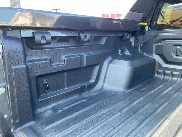 三菱 トライトン GSR 宮崎県 2024(令6)年 0.9万km グラファイトグレーメタリック/ブラックマイカ 純正メーカーナビ　/フルセグTV　/全方位カメラ　/AppleCarPlay　/AndroidAuto　/レーダークルコン　/レザーシート　/ETC　/ハンドルヒーター　/シートヒーター　/衝突被害軽減ブレーキ　/レーンキープ　/横滑り防止　/LED