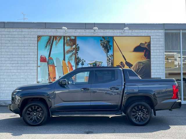 三菱 トライトン GSR 宮崎県 2024(令6)年 0.9万km グラファイトグレーメタリック/ブラックマイカ 純正メーカーナビ　/フルセグTV　/全方位カメラ　/AppleCarPlay　/AndroidAuto　/レーダークルコン　/レザーシート　/ETC　/ハンドルヒーター　/シートヒーター　/衝突被害軽減ブレーキ　/レーンキープ　/横滑り防止　/LED