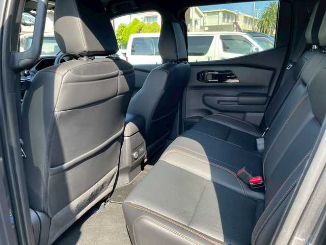 三菱 トライトン GSR 宮崎県 2024(令6)年 0.9万km グラファイトグレーメタリック/ブラックマイカ 純正メーカーナビ　/フルセグTV　/全方位カメラ　/AppleCarPlay　/AndroidAuto　/レーダークルコン　/レザーシート　/ETC　/ハンドルヒーター　/シートヒーター　/衝突被害軽減ブレーキ　/レーンキープ　/横滑り防止　/LED