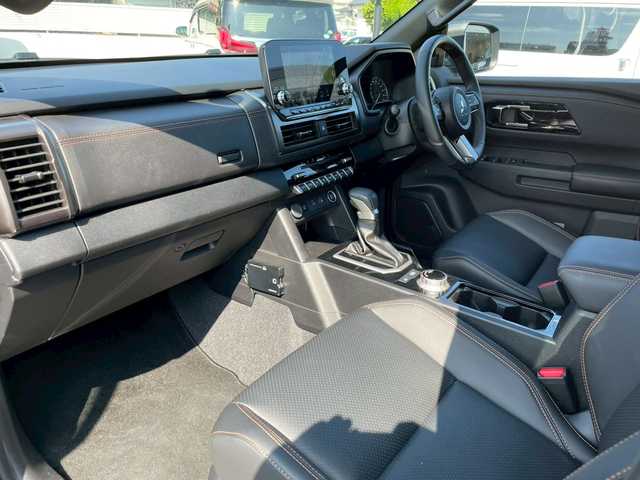 三菱 トライトン GSR 宮崎県 2024(令6)年 0.9万km グラファイトグレーメタリック/ブラックマイカ 純正メーカーナビ　/フルセグTV　/全方位カメラ　/AppleCarPlay　/AndroidAuto　/レーダークルコン　/レザーシート　/ETC　/ハンドルヒーター　/シートヒーター　/衝突被害軽減ブレーキ　/レーンキープ　/横滑り防止　/LED