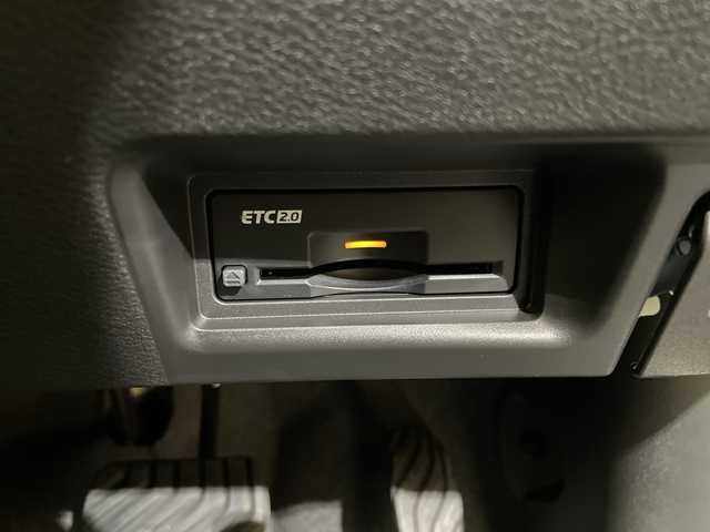 日産 セレナ e－パワー ハイウェイスター V 愛媛県 2025(令7)年 0.1千km プリズムホワイト e-POWER　ハイウエイスターV　ヘッドランプ オートレベライザー+アダプティブLEDヘッドライトシステム+インテリジェント アラウンドビューモニター（移動物 検知機能付）+インテリジェント ルームミラー+アドバンスドドライブアシストディスプレイ（12.3インチカラーディスプレイ）+統合型インターフェースディスプレイ+ワイヤレス充電器+6スピーカー+NissanConnectナビゲーションシステム（地デジ内蔵）+車載通信ユニット（TCU［Telematics Control Unit］）+ETC2.0ユニット（ビルトインタイプ）+ドライブレコーダー（前後セット）+プロパイロット（ナビリンク機能付）+プロパイロット緊急停止支援システム（SOSコール機能付）+SOSコール（488/400円）後席専用モニターHDMI NissanConnectナビ付車用(125/400円)/登録済未使用車　１２．３型ナビ　純正フリップダウンモニター　全周囲カメラ　プロパイロット　インテリジェントルームミラー　ブラインドスポットモニター　両側電動スライドドア　ＥＴＣ　ＬＥＤライト　禁煙