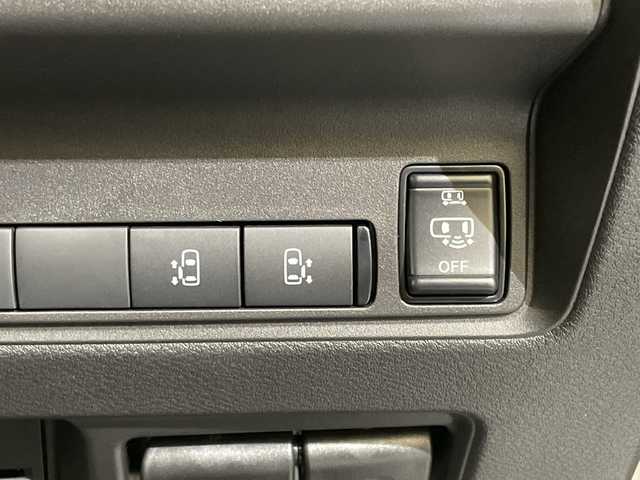 日産 セレナ e－パワー ハイウェイスター V 愛媛県 2025(令7)年 0.1千km プリズムホワイト e-POWER　ハイウエイスターV　ヘッドランプ オートレベライザー+アダプティブLEDヘッドライトシステム+インテリジェント アラウンドビューモニター（移動物 検知機能付）+インテリジェント ルームミラー+アドバンスドドライブアシストディスプレイ（12.3インチカラーディスプレイ）+統合型インターフェースディスプレイ+ワイヤレス充電器+6スピーカー+NissanConnectナビゲーションシステム（地デジ内蔵）+車載通信ユニット（TCU［Telematics Control Unit］）+ETC2.0ユニット（ビルトインタイプ）+ドライブレコーダー（前後セット）+プロパイロット（ナビリンク機能付）+プロパイロット緊急停止支援システム（SOSコール機能付）+SOSコール（488/400円）後席専用モニターHDMI NissanConnectナビ付車用(125/400円)/登録済未使用車　１２．３型ナビ　純正フリップダウンモニター　全周囲カメラ　プロパイロット　インテリジェントルームミラー　ブラインドスポットモニター　両側電動スライドドア　ＥＴＣ　ＬＥＤライト　禁煙