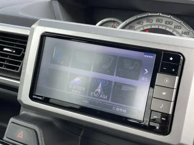 ダイハツ ウェイク G ターボ SA Ⅲ 滋賀県 2018(平30)年 6.6万km パールホワイトⅢ 純正ナビ/【CD.DVD.Bluetooth.フルセグTV】/全方位カメラ/衝突軽減ブレーキ/両側電動スライドドア/後席モニター/コーナーセンサー/ETC/LEDヘッドライト/オートハイビーム/オートライト/ステアリングスイッチ/アイドリングストップ/プッシュスタート/スマートキー