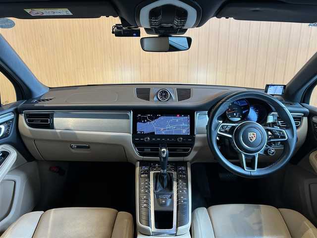 ポルシェ マカン 宮城県 2021(令3)年 6.9万km ピュアホワイト ワンオーナー/スポーツデザインパッケージ/スポーツクロノパッケージ/PASM/アダプティブクルーズコントロール/ブラインドスポットアシスト/レーンキープアシスト/純正ナビゲーションシステム/全方位カメラ/ベージュレザーシート/シートベンチレーション/全席シートヒーター/14WAYパワーシート（メモリ機能付き）/ポルシェエントリーシステム/パワーバックドア/純正20インチAW/センターカラークレスト/PDLS付LEDヘッドライト/オートライト/スポーツテールパイプ（ブラック）/ETC2.0車載器/前後ドライブレコーダー/保証書・取説書・スペアキー