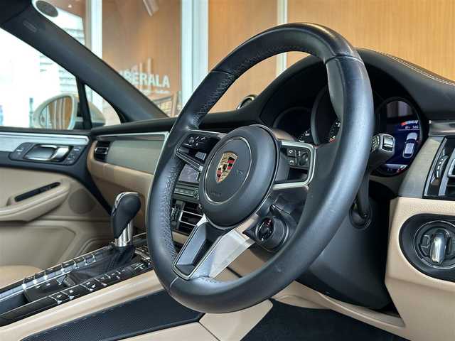 ポルシェ マカン 宮城県 2021(令3)年 6.9万km ピュアホワイト ワンオーナー/スポーツデザインパッケージ/スポーツクロノパッケージ/PASM/アダプティブクルーズコントロール/ブラインドスポットアシスト/レーンキープアシスト/純正ナビゲーションシステム/全方位カメラ/ベージュレザーシート/シートベンチレーション/全席シートヒーター/14WAYパワーシート（メモリ機能付き）/ポルシェエントリーシステム/パワーバックドア/純正20インチAW/センターカラークレスト/PDLS付LEDヘッドライト/オートライト/スポーツテールパイプ（ブラック）/ETC2.0車載器/前後ドライブレコーダー/保証書・取説書・スペアキー