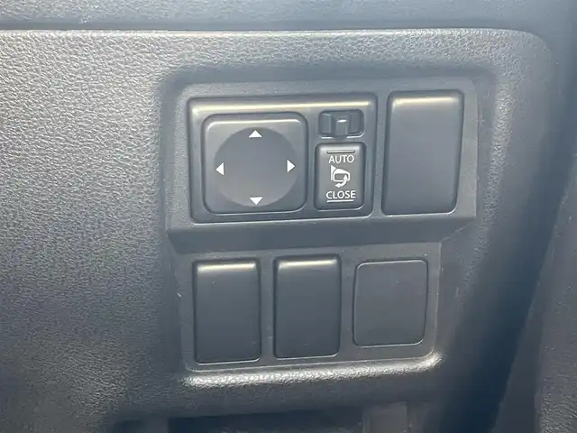 日産 ジューク 15RX アーバンセレクション 兵庫県 2013(平25)年 12.4万km サファイアブラック 社外メモリーナビ/Bluetooth/DVD再生可能/フルセグ/スマートキ-×2/ETC/電動格納ミラー/ハロゲン/純正フロアマット/純正アルミホイール/ドアバイザー/アームレスト社外？/保証書/取扱説明書