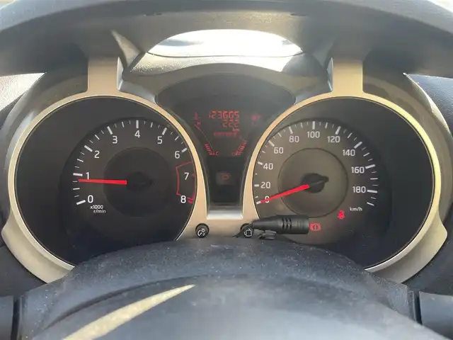 日産 ジューク 15RX アーバンセレクション 兵庫県 2013(平25)年 12.4万km サファイアブラック 社外メモリーナビ/Bluetooth/DVD再生可能/フルセグ/スマートキ-×2/ETC/電動格納ミラー/ハロゲン/純正フロアマット/純正アルミホイール/ドアバイザー/アームレスト社外？/保証書/取扱説明書