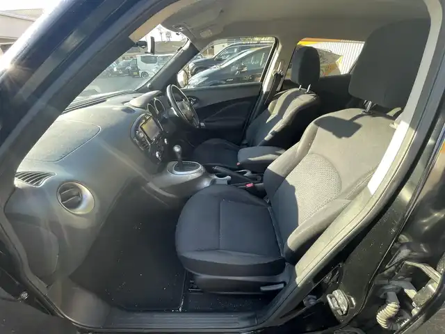 日産 ジューク 15RX アーバンセレクション 兵庫県 2013(平25)年 12.4万km サファイアブラック 社外メモリーナビ/Bluetooth/DVD再生可能/フルセグ/スマートキ-×2/ETC/電動格納ミラー/ハロゲン/純正フロアマット/純正アルミホイール/ドアバイザー/アームレスト社外？/保証書/取扱説明書