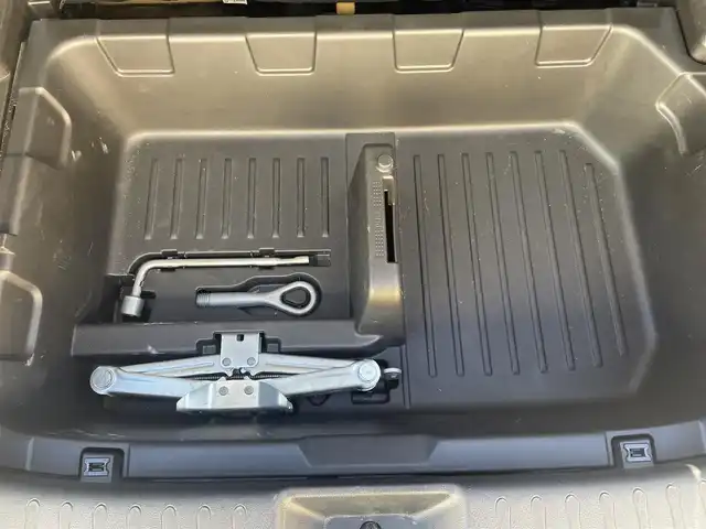 日産 ジューク 15RX アーバンセレクション 兵庫県 2013(平25)年 12.4万km サファイアブラック 社外メモリーナビ/Bluetooth/DVD再生可能/フルセグ/スマートキ-×2/ETC/電動格納ミラー/ハロゲン/純正フロアマット/純正アルミホイール/ドアバイザー/アームレスト社外？/保証書/取扱説明書